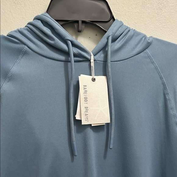 BAREFOOT DREAMS SOFT HOODIE SWEATSHIRT - Picture 3 of 6